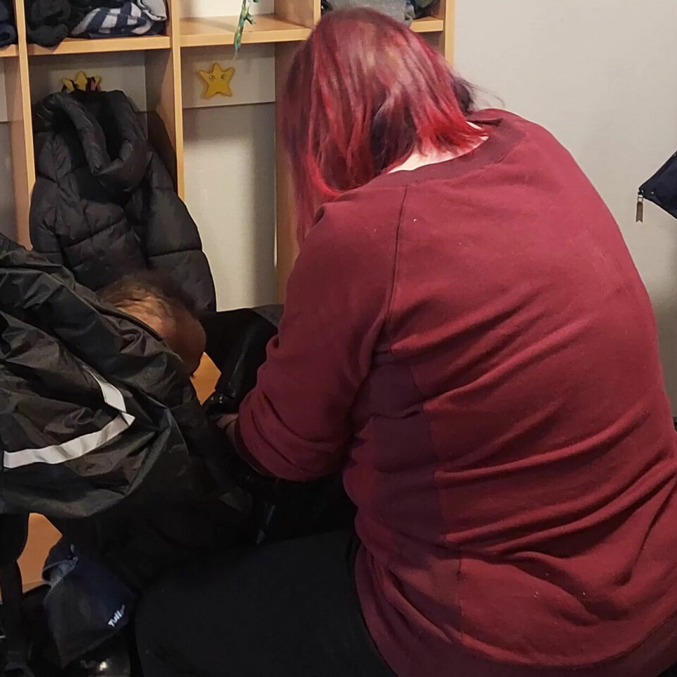 SLITEN OG REDD: Kirsten Jakobsen jobber i en privat barnehage i Oslo. Hun har fått long covid og er livredd for ny smitterunde. SLITEN OG REDD: Kirsten Jakobsen jobber i en privat barnehage i Oslo. Hun har fått long covid og er livredd for ny smitterunde.