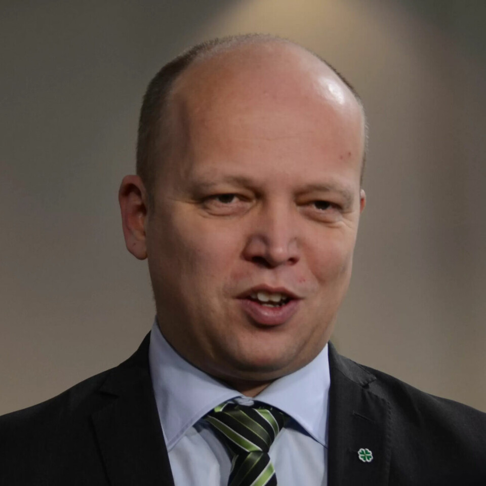 Finansminister Trygve Slagsvold Vedum fastholder påstanden om at en vanlig familie får reallønnsvekst i år, men advarer om raskt stigende rente. Finansminister Trygve Slagsvold Vedum fastholder påstanden om at en vanlig familie får reallønnsvekst i år, men advarer om raskt stigende rente.