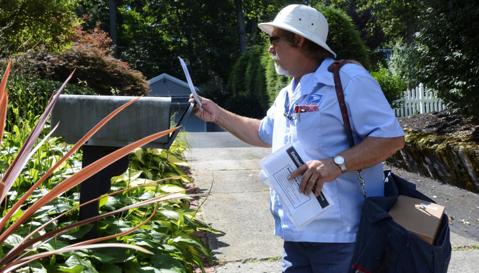 Greg Andregic er tillitsvalgt i National Association of Letter Carriers. Her leverer han post i Pottsville i delstaten Pennsylvania. Greg Andregic er tillitsvalgt i National Association of Letter Carriers. Her leverer han post i Pottsville i delstaten Pennsylvania.