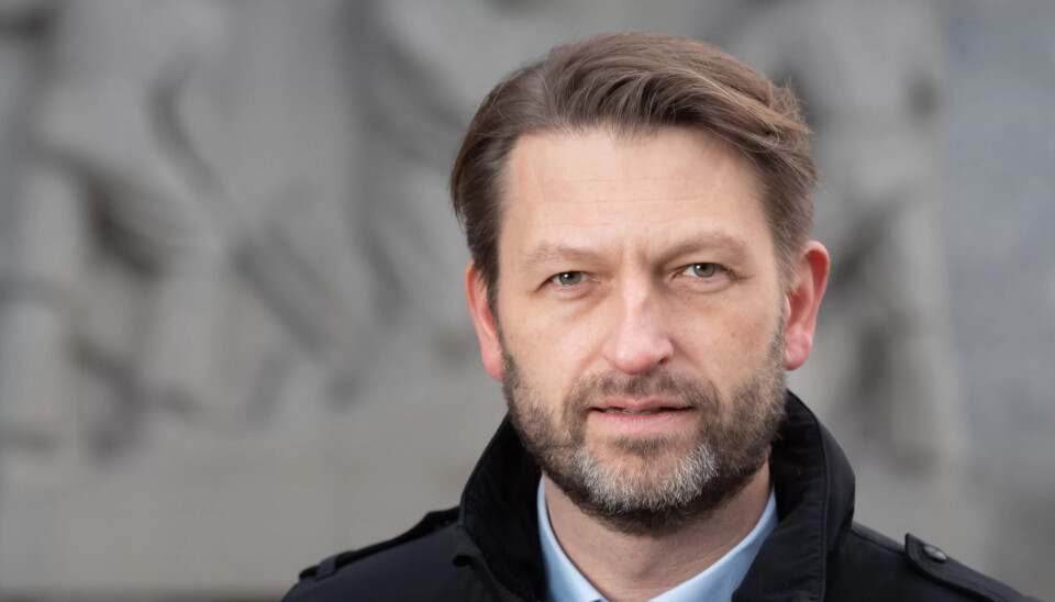 HODET I SANDEN: Høyres byrådslederkandidat i Oslo, Eirik Lae Solberg, mener byrådet i Oslo velger å stikke hodet i sanden. HODET I SANDEN: Høyres byrådslederkandidat i Oslo, Eirik Lae Solberg, mener byrådet i Oslo velger å stikke hodet i sanden.