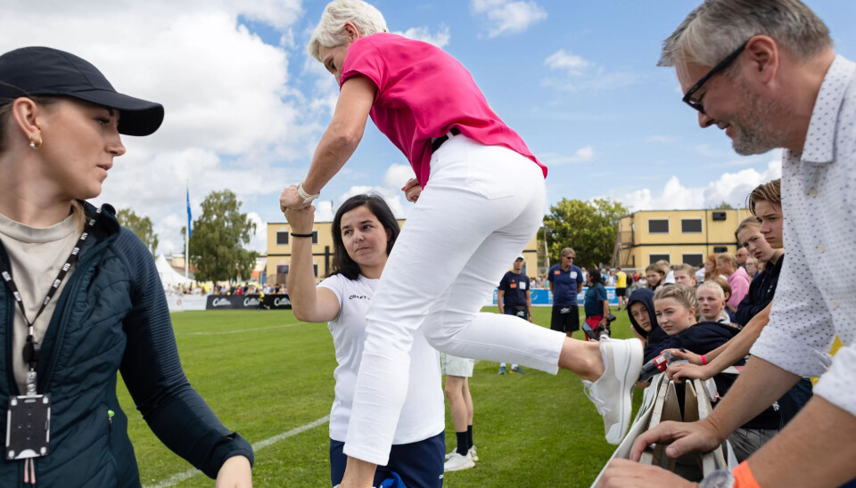 LO-leder Peggy Hessen Følsvik og president i Norges Idrettsforbund, Zaineb Al-Samarai møttes på Norway Cup onsdag. LO-leder Peggy Hessen Følsvik og president i Norges Idrettsforbund, Zaineb Al-Samarai møttes på Norway Cup onsdag.