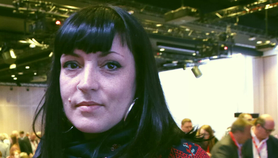 KRITISK: – Vi er sterkt kritiske til at politiet forsvarer rasistiske og nazistiske grupperinger, samtidig som de peker på antifascister som voldselementene, skriver Sara Bell og de andre forfatterne bak dette innlegget. KRITISK: – Vi er sterkt kritiske til at politiet forsvarer rasistiske og nazistiske grupperinger, samtidig som de peker på antifascister som voldselementene, skriver Sara Bell og de andre forfatterne bak dette innlegget.