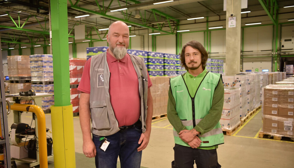 FEIL VEI: – Jeg har jobbet i bransjen lenge, og synes mange ting har utviklet seg i feil retning, sier transportkoordinator Dag Harberg. Her sammen med tillitsvalgt Captain Storm (t.h.). FEIL VEI: – Jeg har jobbet i bransjen lenge, og synes mange ting har utviklet seg i feil retning, sier transportkoordinator Dag Harberg. Her sammen med tillitsvalgt Captain Storm (t.h.).