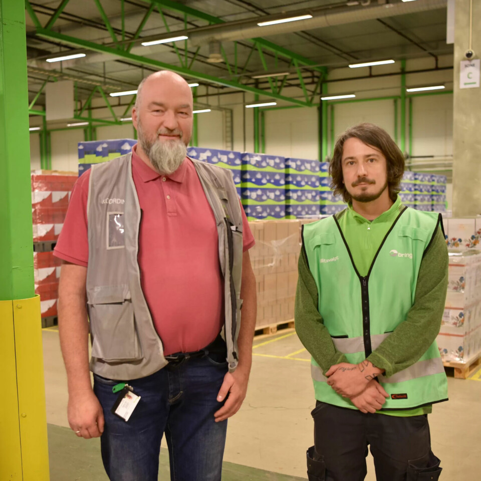 FEIL VEI: – Jeg har jobbet i bransjen lenge, og synes mange ting har utviklet seg i feil retning, sier transportkoordinator Dag Harberg. Her sammen med tillitsvalgt Captain Storm (t.h.). FEIL VEI: – Jeg har jobbet i bransjen lenge, og synes mange ting har utviklet seg i feil retning, sier transportkoordinator Dag Harberg. Her sammen med tillitsvalgt Captain Storm (t.h.).