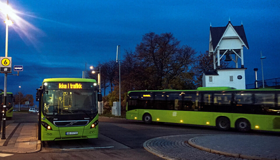 TAR UT 2500 SJÅFØRER: Rundt 2500 Bussjåførene vil bli tatt ut i streik fra søndag dersom meklingen om ny tariffavtale ikke fører fram til helgen. TAR UT 2500 SJÅFØRER: Rundt 2500 Bussjåførene vil bli tatt ut i streik fra søndag dersom meklingen om ny tariffavtale ikke fører fram til helgen.