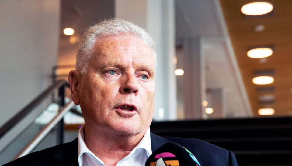 Leder for pensjonistene, Jan Davidsen, skrev ikke under og tar til demonstrasjon utenfor Stortinget 6. juni. Leder for pensjonistene, Jan Davidsen, skrev ikke under og tar til demonstrasjon utenfor Stortinget 6. juni.