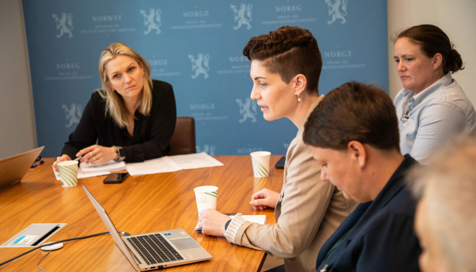 POSITIVT: Sara Henriksen, Christine Olsen og Mari Darrud i møte med statssekretær Ellen Rønning-Arnesen POSITIVT: Sara Henriksen, Christine Olsen og Mari Darrud i møte med statssekretær Ellen Rønning-Arnesen