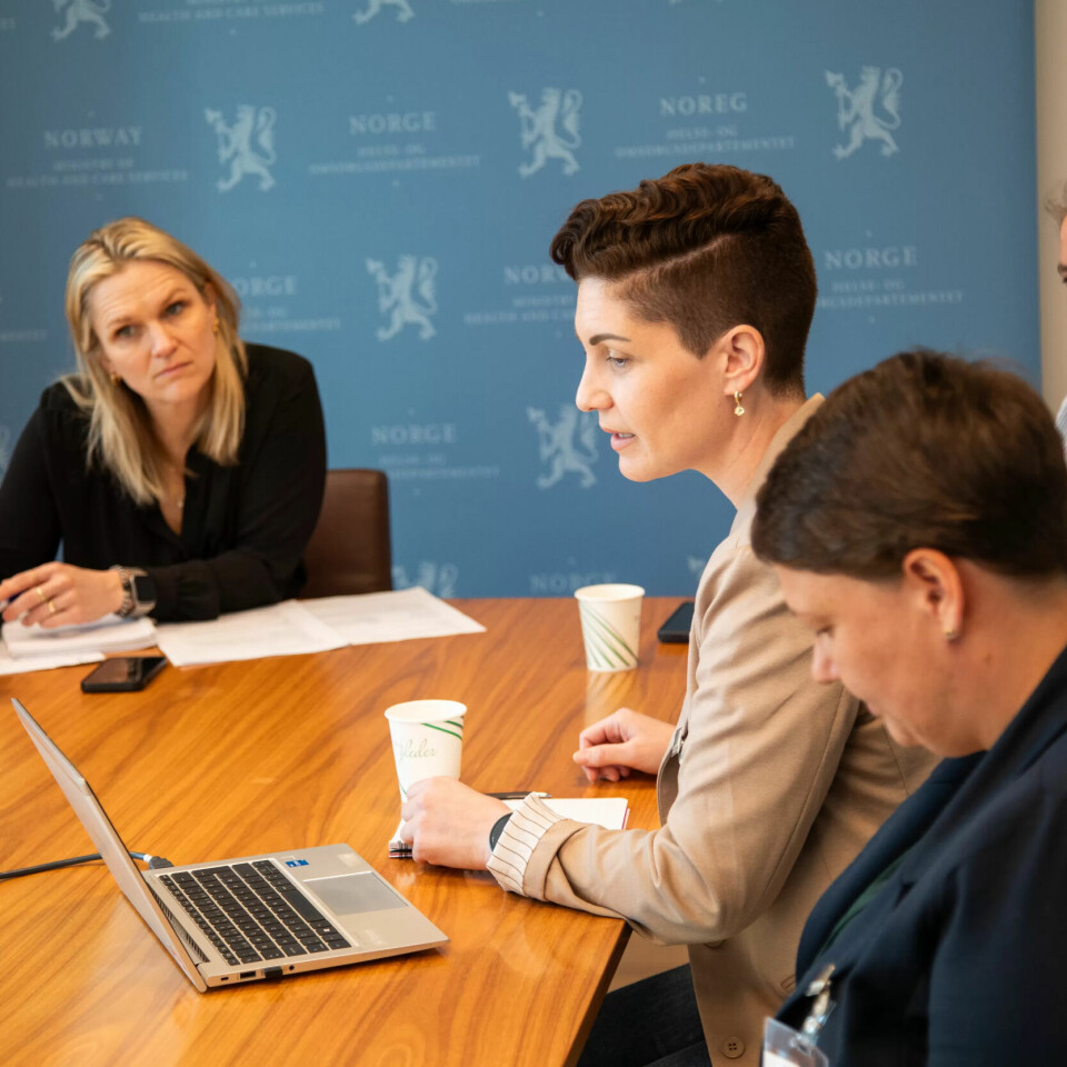 POSITIVT: Sara Henriksen, Christine Olsen og Mari Darrud i møte med statssekretær Ellen Rønning-Arnesen POSITIVT: Sara Henriksen, Christine Olsen og Mari Darrud i møte med statssekretær Ellen Rønning-Arnesen