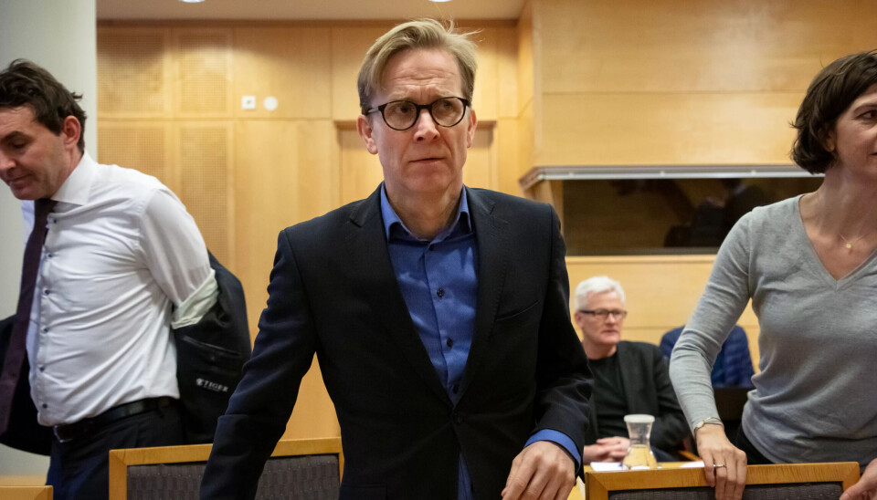 Styreleder Pål Christian Stange i Aleris sammen med advokat Eirik Edvardsen og direktør for omsorg, Ingvild Kristiansen, i Oslo tingrett. Styreleder Pål Christian Stange i Aleris sammen med advokat Eirik Edvardsen og direktør for omsorg, Ingvild Kristiansen, i Oslo tingrett.