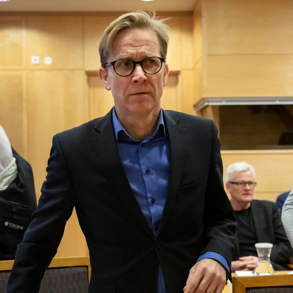 Styreleder Pål Christian Stange i Aleris sammen med advokat Eirik Edvardsen og direktør for omsorg, Ingvild Kristiansen, i Oslo tingrett. Styreleder Pål Christian Stange i Aleris sammen med advokat Eirik Edvardsen og direktør for omsorg, Ingvild Kristiansen, i Oslo tingrett.