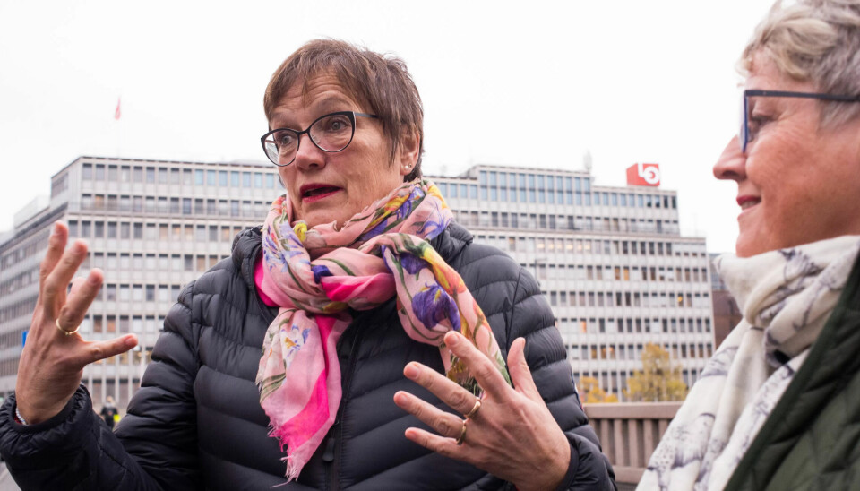 - Boka er skrevet i kjærlighet til LO. Vi ønsker at LO igjen skal bli en viktig samfunnsbygger, sier Oddrum Remvik. - Boka er skrevet i kjærlighet til LO. Vi ønsker at LO igjen skal bli en viktig samfunnsbygger, sier Oddrum Remvik.
