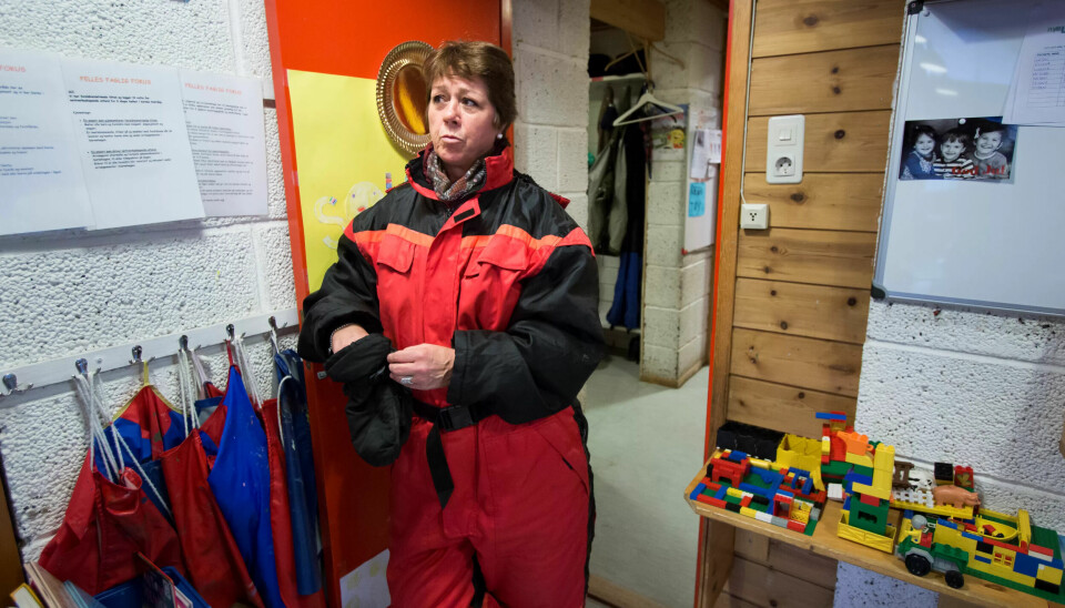 BYTTER JOBB: Assistent Ann-Mari Ulvin har jobbet i Asperud barnehage i 27 år. Nå vil Oslo kommune selge barnehagen, og Ulven har sett seg nødt til å bytte jobb for å beholde ikke å tape pensjon. BYTTER JOBB: Assistent Ann-Mari Ulvin har jobbet i Asperud barnehage i 27 år. Nå vil Oslo kommune selge barnehagen, og Ulven har sett seg nødt til å bytte jobb for å beholde ikke å tape pensjon.