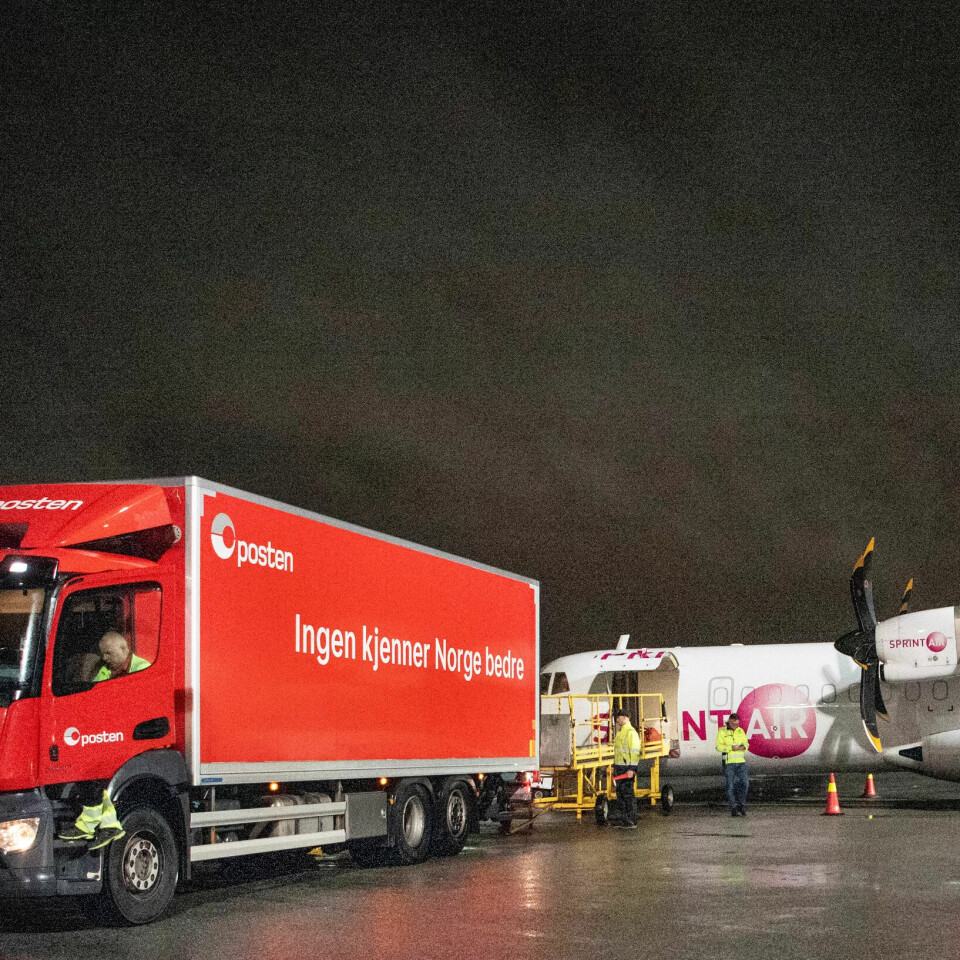 Dårlige behandling: Polske Sprintair er innleid for å transportere flypost for Posten Bring. Nå viser det seg at selskapet behandler sine ansatte svært dårlig. Stian Larsen i Norsk Flygerforbund er forundret over hvordan Posten, myndighetene og Luftfartstilsynet kan la dette skje. Dårlige behandling: Polske Sprintair er innleid for å transportere flypost for Posten Bring. Nå viser det seg at selskapet behandler sine ansatte svært dårlig. Stian Larsen i Norsk Flygerforbund er forundret over hvordan Posten, myndighetene og Luftfartstilsynet kan la dette skje.