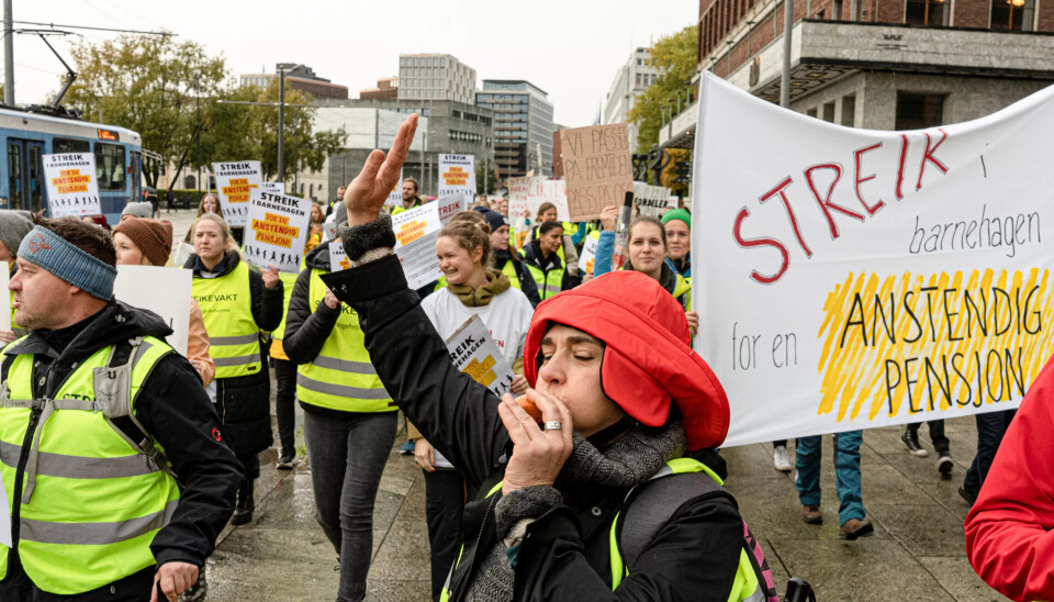 KRAV: I fjor streiket ansatte i mange private barnehager for å bli med i tidligpensjonsordningen Fellesordningen for avtalefestet pensjon. KRAV: I fjor streiket ansatte i mange private barnehager for å bli med i tidligpensjonsordningen Fellesordningen for avtalefestet pensjon.