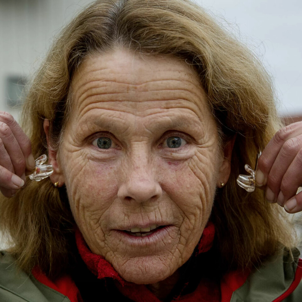 Hørselen til Trine Strømnes har blitt dårligere med årene. Hørselen til Trine Strømnes har blitt dårligere med årene.