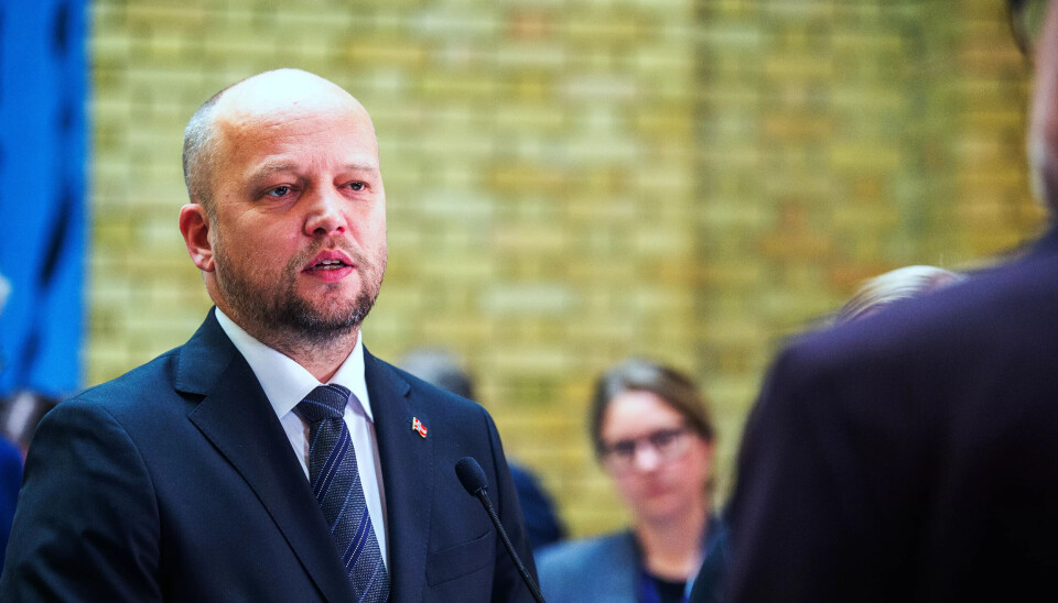 UT?: Senterpartiet har satt seg helt på bakbeina i strøm-debatten. UT?: Senterpartiet har satt seg helt på bakbeina i strøm-debatten.