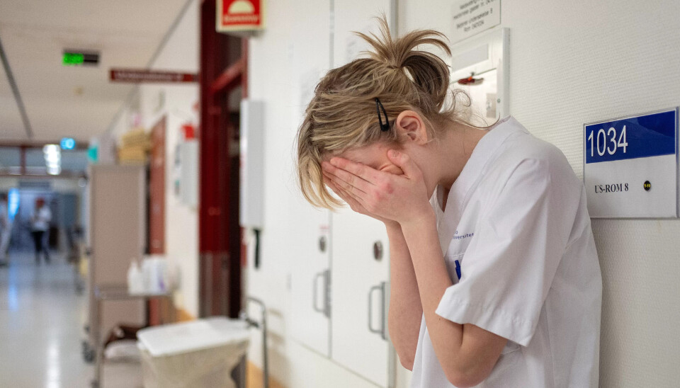 TUNGT: Kvinneyrker holder på å bli de tyngste yrkene i arbeidslivet, ifølge forskeren. TUNGT: Kvinneyrker holder på å bli de tyngste yrkene i arbeidslivet, ifølge forskeren.