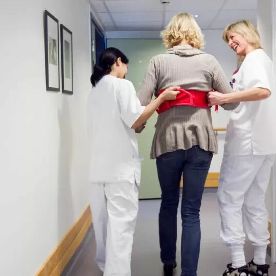 Kvinnelige helsefagarbeidere er blant de som topper sykefraværsstatistikkene. Kvinnelige helsefagarbeidere er blant de som topper sykefraværsstatistikkene.
