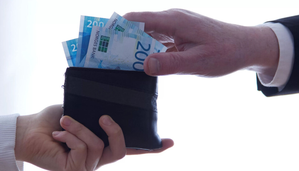 10.000 TIL ALLE: Resultatet i det såkalte HUK-området (helse, utdanning og kultur) er i tråd med resultatet i kommunal sektor, med et lønnstillegg for alle ansatte på minimum 10.000 kroner. 10.000 TIL ALLE: Resultatet i det såkalte HUK-området (helse, utdanning og kultur) er i tråd med resultatet i kommunal sektor, med et lønnstillegg for alle ansatte på minimum 10.000 kroner.