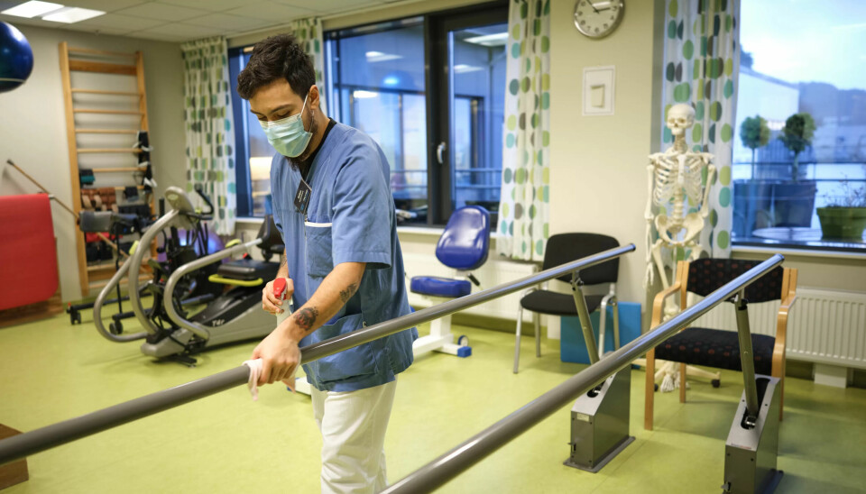 SMITTEVERN: Gangbanen på treningsrommet får rikelig med sprit hver eneste dag. SMITTEVERN: Gangbanen på treningsrommet får rikelig med sprit hver eneste dag.