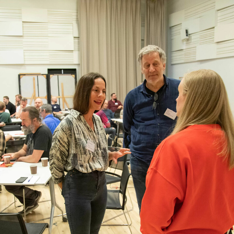 FAGFORBUNDETSTØTTE: Maria Hjelmeland og Joost van Vliet i samtale med Fagforbundetleder Mari Røsjø FAGFORBUNDETSTØTTE: Maria Hjelmeland og Joost van Vliet i samtale med Fagforbundetleder Mari Røsjø