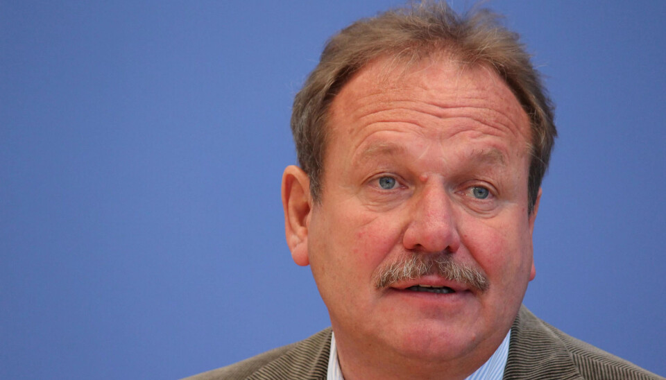 MODERAT: Forbundsleder Frank Bsirske tordnet mot de kommunale arbeidsgiverne under kongressen til fagforbundet Ver.di Leipzig i forrige uke. Nå har han nok en gang inngått avtale om moderate lønnstillegg for de barnehageansatte. MODERAT: Forbundsleder Frank Bsirske tordnet mot de kommunale arbeidsgiverne under kongressen til fagforbundet Ver.di Leipzig i forrige uke. Nå har han nok en gang inngått avtale om moderate lønnstillegg for de barnehageansatte.