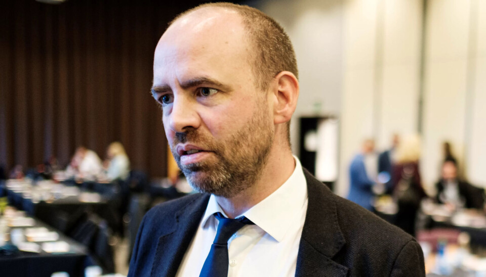 Arbeiderpartiets Arild Grande mener at avgjørelsen om å gripe inn med tvungen lønnsnemnd i streiken hos private omsorgsbedrifter i januar ble fattet på feil grunnlag. Arbeiderpartiets Arild Grande mener at avgjørelsen om å gripe inn med tvungen lønnsnemnd i streiken hos private omsorgsbedrifter i januar ble fattet på feil grunnlag.
