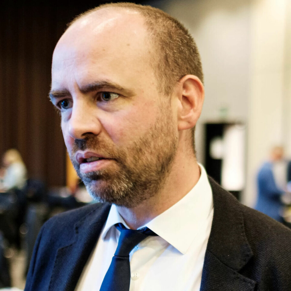 Arbeiderpartiets Arild Grande mener at avgjørelsen om å gripe inn med tvungen lønnsnemnd i streiken hos private omsorgsbedrifter i januar ble fattet på feil grunnlag. Arbeiderpartiets Arild Grande mener at avgjørelsen om å gripe inn med tvungen lønnsnemnd i streiken hos private omsorgsbedrifter i januar ble fattet på feil grunnlag.