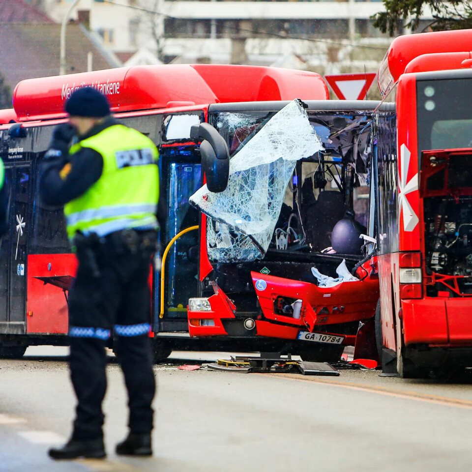 En sjåfør ble drept og en hardt kvestet i Fredrikstad i Romjula. DEt var foranledningen for at Tobias Drevland (Rødt) stilte spørsmål om sikkerheten til samferdselsminister Jon-Ivar Nygård onsdag. En sjåfør ble drept og en hardt kvestet i Fredrikstad i Romjula. DEt var foranledningen for at Tobias Drevland (Rødt) stilte spørsmål om sikkerheten til samferdselsminister Jon-Ivar Nygård onsdag.