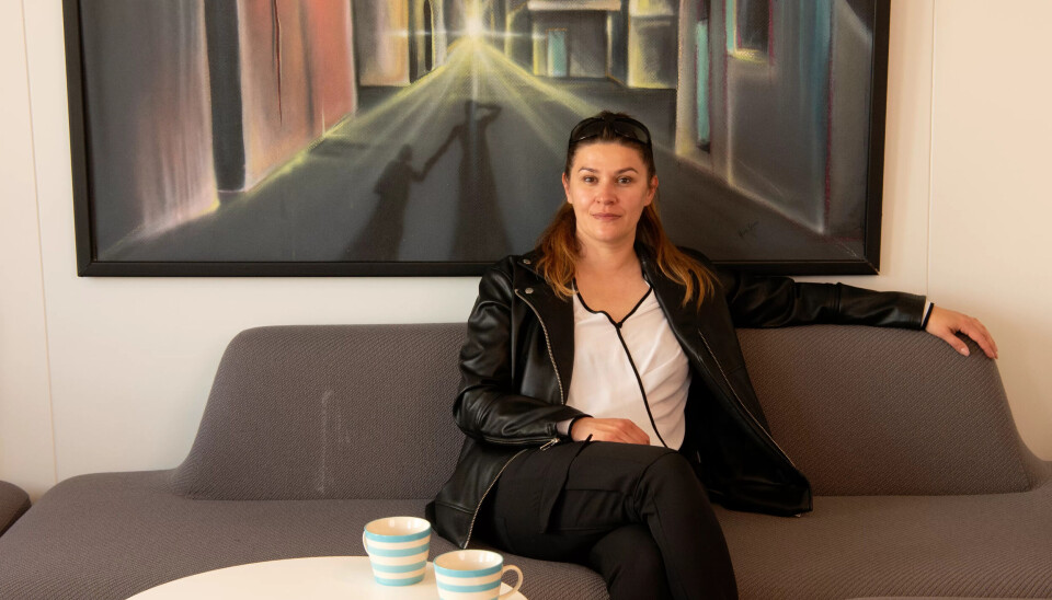 EKSPERT: Bianca Dociu har lang erfaring med å jobbe tett på personer med utviklingshemning. Nå skal hun lære dem om intimitetsgrenser. EKSPERT: Bianca Dociu har lang erfaring med å jobbe tett på personer med utviklingshemning. Nå skal hun lære dem om intimitetsgrenser.