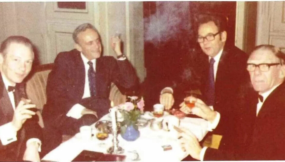 Foreningen samles til selskap to ganger i året. I over 100 år har Oslo Militære Samfund vært foreningens faste klubblokale. Bildet er tatt på 1970-tallet. Foreningen samles til selskap to ganger i året. I over 100 år har Oslo Militære Samfund vært foreningens faste klubblokale. Bildet er tatt på 1970-tallet.