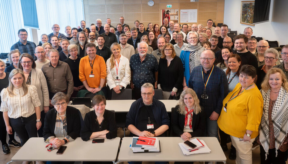 MANGE: I front: Mette Nord, Helene Skeibrok, Odd Haldgeir Larsen og Jeanette Lea Romslo. MANGE: I front: Mette Nord, Helene Skeibrok, Odd Haldgeir Larsen og Jeanette Lea Romslo.