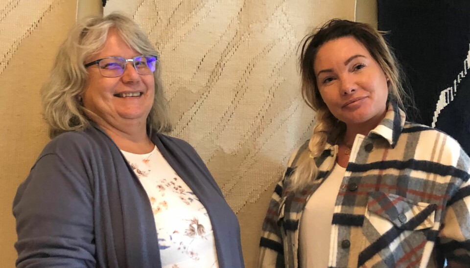 Pleiemedarbeider Marit Lysgård Amundsen( til høyre) ble oppsagt fra jobben i Rauma kommune. Med hjelp fra hovedtillitsvalgt i Fagforbundet, Marit Thorstensen, fikk hun jobben tilbake. Pleiemedarbeider Marit Lysgård Amundsen( til høyre) ble oppsagt fra jobben i Rauma kommune. Med hjelp fra hovedtillitsvalgt i Fagforbundet, Marit Thorstensen, fikk hun jobben tilbake.
