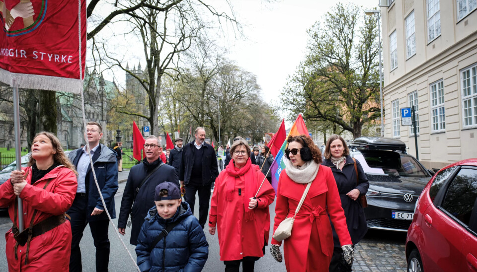 I TRØNDELAG: Fagforbundets Mette Nord og HKs Christopher Beckham gikk i 1. mai-tog i Trondheim i år. I TRØNDELAG: Fagforbundets Mette Nord og HKs Christopher Beckham gikk i 1. mai-tog i Trondheim i år.