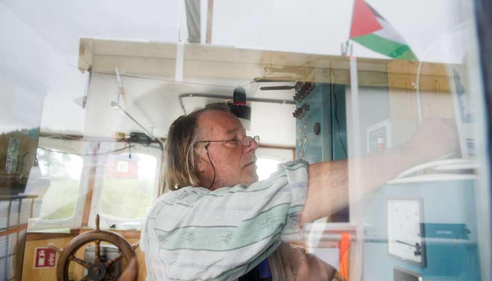 MOT GAZA: Nestleder i Oslo Sporveiers Arbeiderforening, Ola Floberg, setter opp en bryter til radaren om bord på MS Kårstein. Fagforbundet tok nylig i mot fiskebåten på Kjeholmen noen dager for å rigge den til et tre måneders seilas til Middelhavet. MOT GAZA: Nestleder i Oslo Sporveiers Arbeiderforening, Ola Floberg, setter opp en bryter til radaren om bord på MS Kårstein. Fagforbundet tok nylig i mot fiskebåten på Kjeholmen noen dager for å rigge den til et tre måneders seilas til Middelhavet.