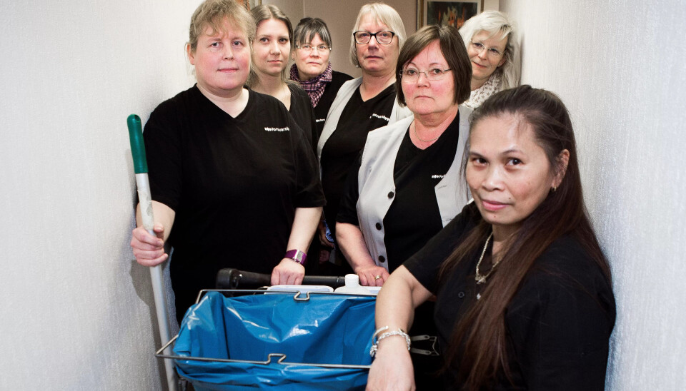 Samtlige renholdere ved Ramsund Orlogsstasjon takket nei til tilbudet om å bli med over til ISS. Fra venstre: Bente Fagerli (47), Line Beøy (25), Anita Wæhle (54), Eirin Enoksen (57), Jorunn Røberg (58) leder for renholderne, Jenhild Kristiansen (49) og Editha Jørgensen (51). Samtlige renholdere ved Ramsund Orlogsstasjon takket nei til tilbudet om å bli med over til ISS. Fra venstre: Bente Fagerli (47), Line Beøy (25), Anita Wæhle (54), Eirin Enoksen (57), Jorunn Røberg (58) leder for renholderne, Jenhild Kristiansen (49) og Editha Jørgensen (51).