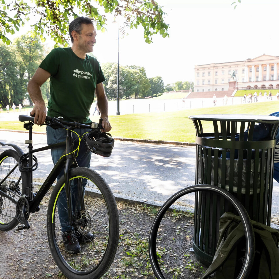 NY STYRINGSMODELL: – Grønn omstilling er i stor grad en omstilling bort fra New Public Management, som er basert på grå ideologi om måltallstyring framfor tillit til fagfolk, sier Arild Hermstad. Her på tur gjennom Oslo. NY STYRINGSMODELL: – Grønn omstilling er i stor grad en omstilling bort fra New Public Management, som er basert på grå ideologi om måltallstyring framfor tillit til fagfolk, sier Arild Hermstad. Her på tur gjennom Oslo.