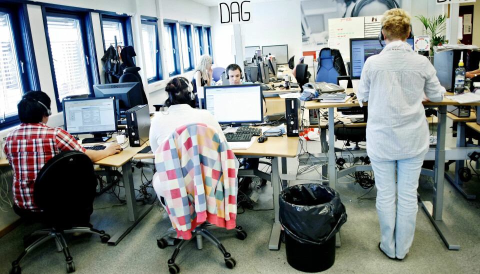OVERVÅKES: Ansatte ved callsentre opplever lite rom for privatliv på jobb. ILLUSTRASJONSFOTO. OVERVÅKES: Ansatte ved callsentre opplever lite rom for privatliv på jobb. ILLUSTRASJONSFOTO.