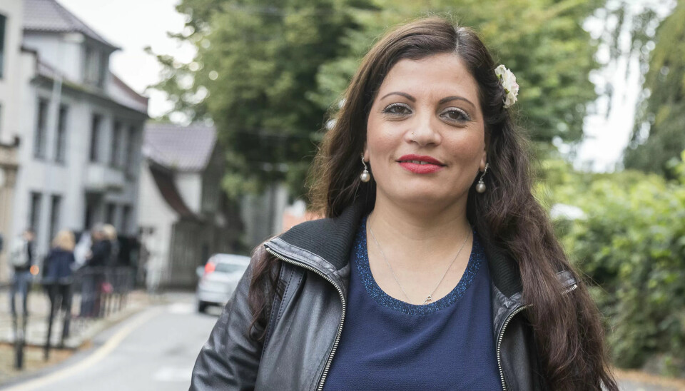 FORTVILET: – Dette er så fortvilende. Jeg skjønner det ikke, hvorfor jeg ikke kan få fast, full stilling, sier Nahid Henriksen. FORTVILET: – Dette er så fortvilende. Jeg skjønner det ikke, hvorfor jeg ikke kan få fast, full stilling, sier Nahid Henriksen.