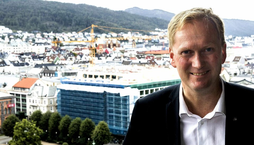 NESTEN DÅRLIG: – Jeg har over lengre tid nesten blitt dårlig når jeg ser utlysninger innen pleie- og omsorgssektoren og ser at det er så mange deltidsstillinger, sier byrådsleder Harald Schjelderup (Ap) NESTEN DÅRLIG: – Jeg har over lengre tid nesten blitt dårlig når jeg ser utlysninger innen pleie- og omsorgssektoren og ser at det er så mange deltidsstillinger, sier byrådsleder Harald Schjelderup (Ap)