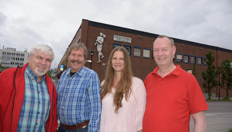 VIKTIG ERFARING: Roar Gunnufsen (f.v.) , Arne Antonsen, Anne Merete Sørensen og John-Ole Engnes har mye viktig erfaring etter at Andebu, Stokke og Vestfold ble slått sammen til én kommune fra 1. januar. De kan gi mange gode råd til tillitsvalgte som nå skal i gang med det samme arbeidet. VIKTIG ERFARING: Roar Gunnufsen (f.v.) , Arne Antonsen, Anne Merete Sørensen og John-Ole Engnes har mye viktig erfaring etter at Andebu, Stokke og Vestfold ble slått sammen til én kommune fra 1. januar. De kan gi mange gode råd til tillitsvalgte som nå skal i gang med det samme arbeidet.