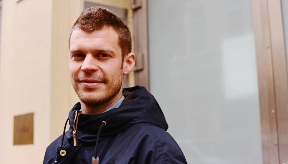 – Jeg er veldig glad for at Rødt sammen med byrådet tar tilbake kommersielle sykehjem, og for at de ansatte nå får lønna de fortjener, sier Bjørnar Moxnes, leder i Rødt og Rødts gruppeleder i bystyret i Oslo. – Jeg er veldig glad for at Rødt sammen med byrådet tar tilbake kommersielle sykehjem, og for at de ansatte nå får lønna de fortjener, sier Bjørnar Moxnes, leder i Rødt og Rødts gruppeleder i bystyret i Oslo.