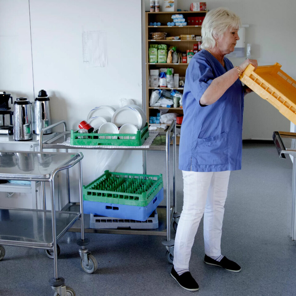 FØR FAGBREVET: Før valget for fire år siden samlet Heidi fortsatt timer for å få godkjent praksiskravet på 8000 timer til fagbrev. Hun hadde en turnus som innebar jobb så godt som alle helger og tok de ekstravaktene hun kunne. FØR FAGBREVET: Før valget for fire år siden samlet Heidi fortsatt timer for å få godkjent praksiskravet på 8000 timer til fagbrev. Hun hadde en turnus som innebar jobb så godt som alle helger og tok de ekstravaktene hun kunne.