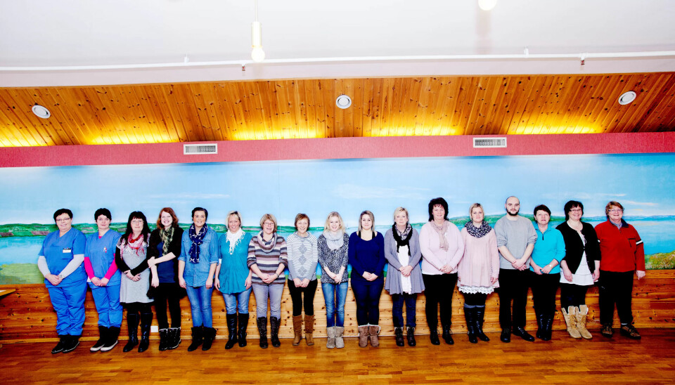Her er noen av dem som fikk enten større stillinger eller fast jobb. Fra v: Marit (før 58,86, nå 85 prosent), Åshild (før 56, nå 81 prosent), plastillitsvalgt Målfrid, Ann Kristin (fått 18 prosent fast stilling9, Marte (fått 50 prosent fast stilling), Anita (før 74, nå 85 prosent), Tove (før 74, nå 85 prosent), Inga Turid (fått 18 prosent fast), Siv (før 50, nå 80 prosent), Martine (før 34,6, nå 80 prosent), Randi (fått 60 prosent fast), Marit (før 53,33, nå 75 prosent), Marianne (fått 80 prosent fast), Øystein (fått 100 prosent fast), Astrid (fått 60 prosent fast), Astrid (fått 60 prosent fast), Hilde (fått 20 prosent fast) og Arnhild (før 50, nå 100 prosent). Her er noen av dem som fikk enten større stillinger eller fast jobb. Fra v: Marit (før 58,86, nå 85 prosent), Åshild (før 56, nå 81 prosent), plastillitsvalgt Målfrid, Ann Kristin (fått 18 prosent fast stilling9, Marte (fått 50 prosent fast stilling), Anita (før 74, nå 85 prosent), Tove (før 74, nå 85 prosent), Inga Turid (fått 18 prosent fast), Siv (før 50, nå 80 prosent), Martine (før 34,6, nå 80 prosent), Randi (fått 60 prosent fast), Marit (før 53,33, nå 75 prosent), Marianne (fått 80 prosent fast), Øystein (fått 100 prosent fast), Astrid (fått 60 prosent fast), Astrid (fått 60 prosent fast), Hilde (fått 20 prosent fast) og Arnhild (før 50, nå 100 prosent).