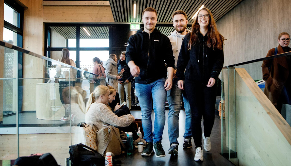 FULL TRØKK PÅ NTNU GJØVIK: Ole Ulsanden (til venstre), Silje Solheim og Martin Nygaard jobber hardt for å gjøre Fagforbundet synlig på campus. FULL TRØKK PÅ NTNU GJØVIK: Ole Ulsanden (til venstre), Silje Solheim og Martin Nygaard jobber hardt for å gjøre Fagforbundet synlig på campus.