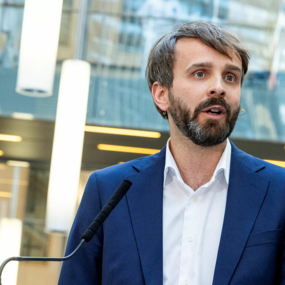 ET LØFTE: – Jeg vil følge systematisk med på hvordan intensivkapasiteten og beredskapen utvikler seg. Her er helseministeren under presentasjonen av ventelisteløftet på Ahus i mai i år. ET LØFTE: – Jeg vil følge systematisk med på hvordan intensivkapasiteten og beredskapen utvikler seg. Her er helseministeren under presentasjonen av ventelisteløftet på Ahus i mai i år.
