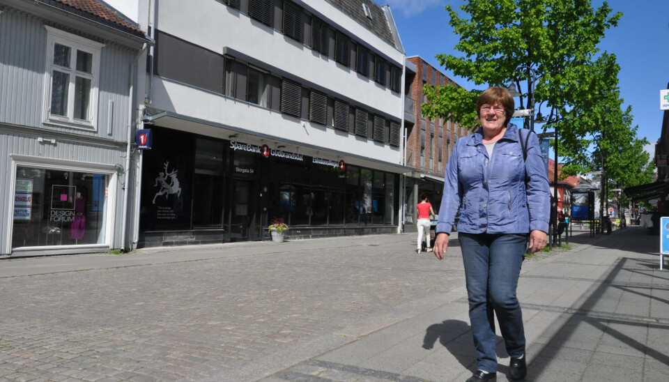 RAMMES HARDT: Rigmor Stuksrud (65) i Lillehammer mister nesten hele tjenestepensjonen. Departementet mener det ikke er et urimelig utslag av uførereformen. RAMMES HARDT: Rigmor Stuksrud (65) i Lillehammer mister nesten hele tjenestepensjonen. Departementet mener det ikke er et urimelig utslag av uførereformen.