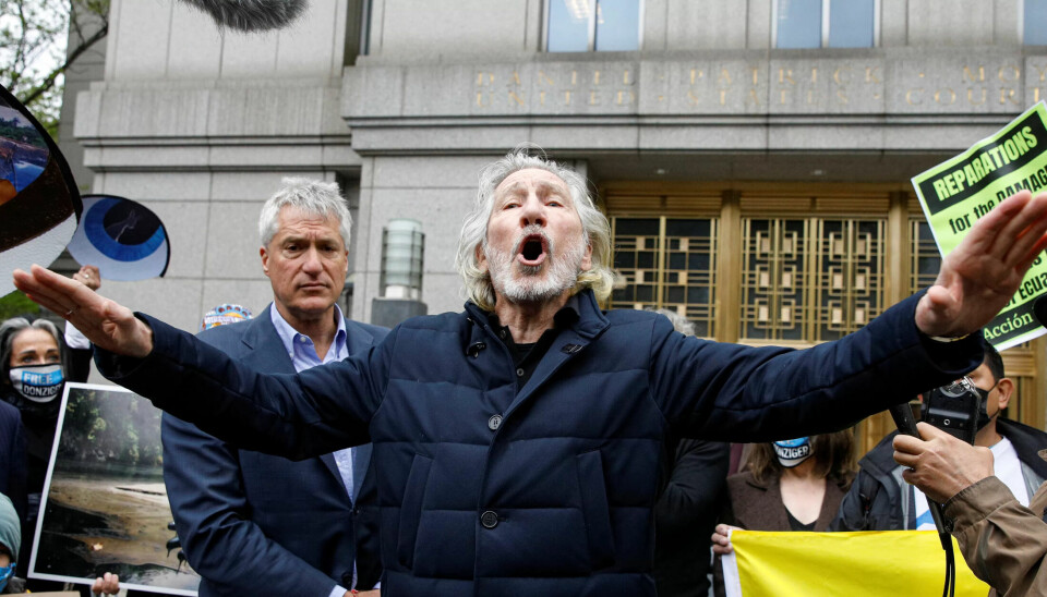 MONEY, GET AWAY: The Norwegian Government Pension Fund's involvement in companies active in the Palestinian territories occupied by Israel is a terrible stain on Norway's reputation, according to musician and activist Roger Waters (center). MONEY, GET AWAY: The Norwegian Government Pension Fund's involvement in companies active in the Palestinian territories occupied by Israel is a terrible stain on Norway's reputation, according to musician and activist Roger Waters (center).