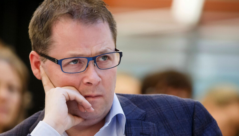 ENIG: – Det er ingen tvil om at det er behov for mer smittevernutstyr i kommunene, sier KS-styreleder Bjørn Arild Gram. Han deler Fagforbundets bekymring i saken. ENIG: – Det er ingen tvil om at det er behov for mer smittevernutstyr i kommunene, sier KS-styreleder Bjørn Arild Gram. Han deler Fagforbundets bekymring i saken.