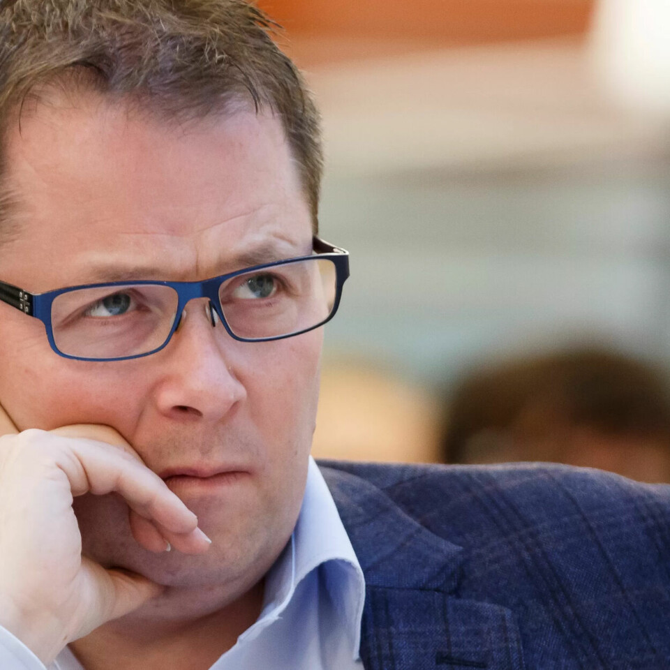 ENIG: – Det er ingen tvil om at det er behov for mer smittevernutstyr i kommunene, sier KS-styreleder Bjørn Arild Gram. Han deler Fagforbundets bekymring i saken. ENIG: – Det er ingen tvil om at det er behov for mer smittevernutstyr i kommunene, sier KS-styreleder Bjørn Arild Gram. Han deler Fagforbundets bekymring i saken.
